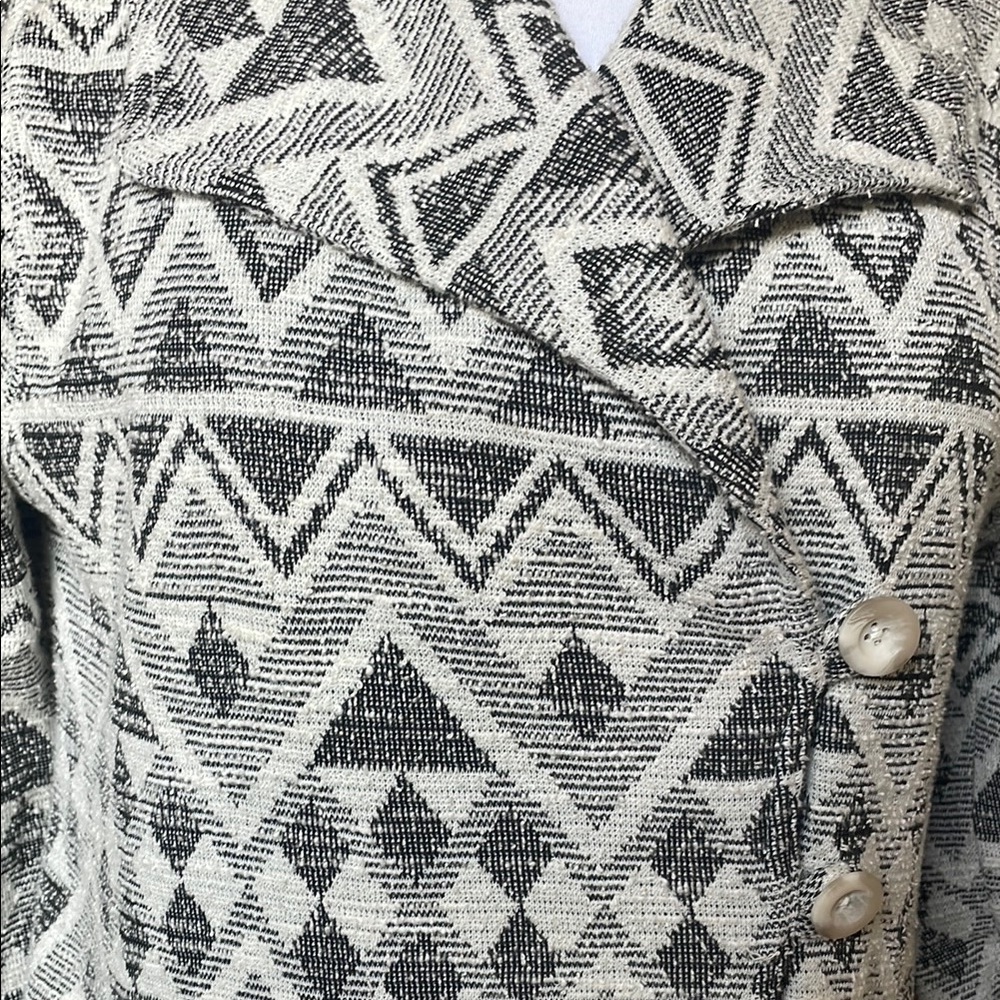 Geometric Patterned Gray Jacket - image 2